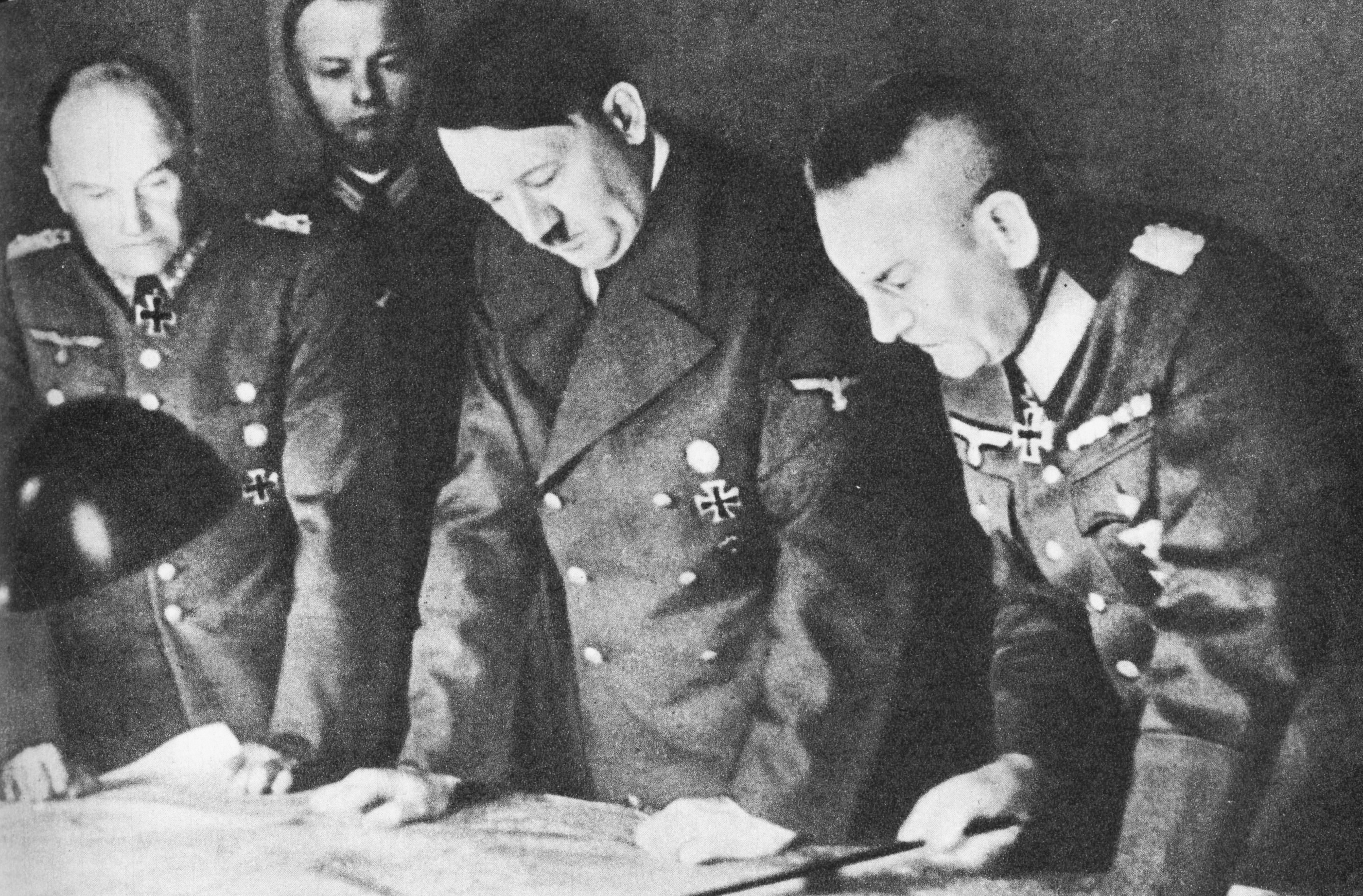 Нападения на сталина. План ОСТ Гитлера. Гальдер генерал вермахта.